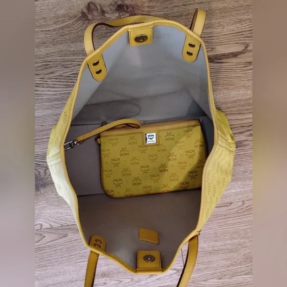 MCM Yellow Tote Bag with Iconic Monogram Pattern - Picture 7 of 13